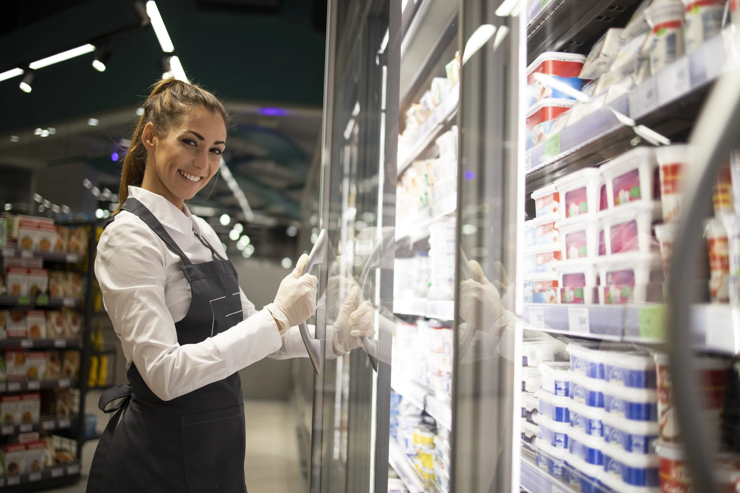 Grocery store refrigeration with real-time monitoring