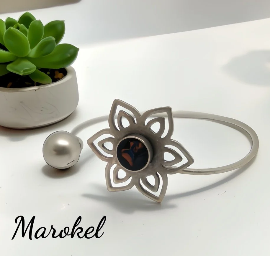 Open petal cuff 6.jpg