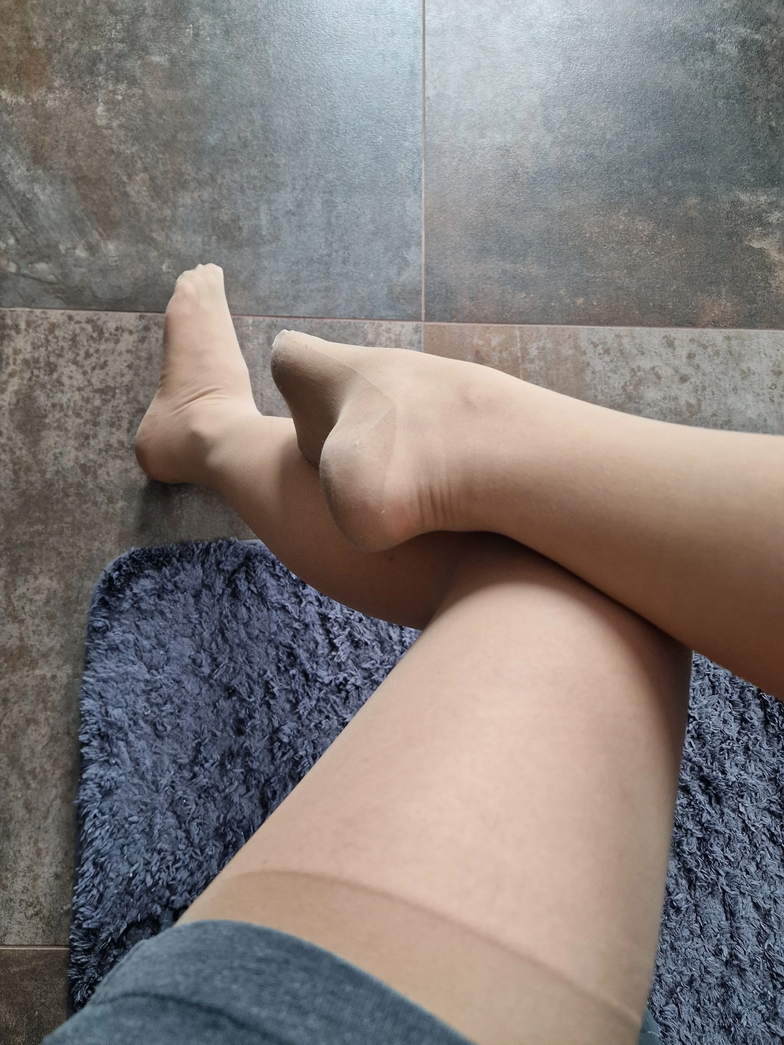 Vintage Nylon Stockings – Why They Feel So Different