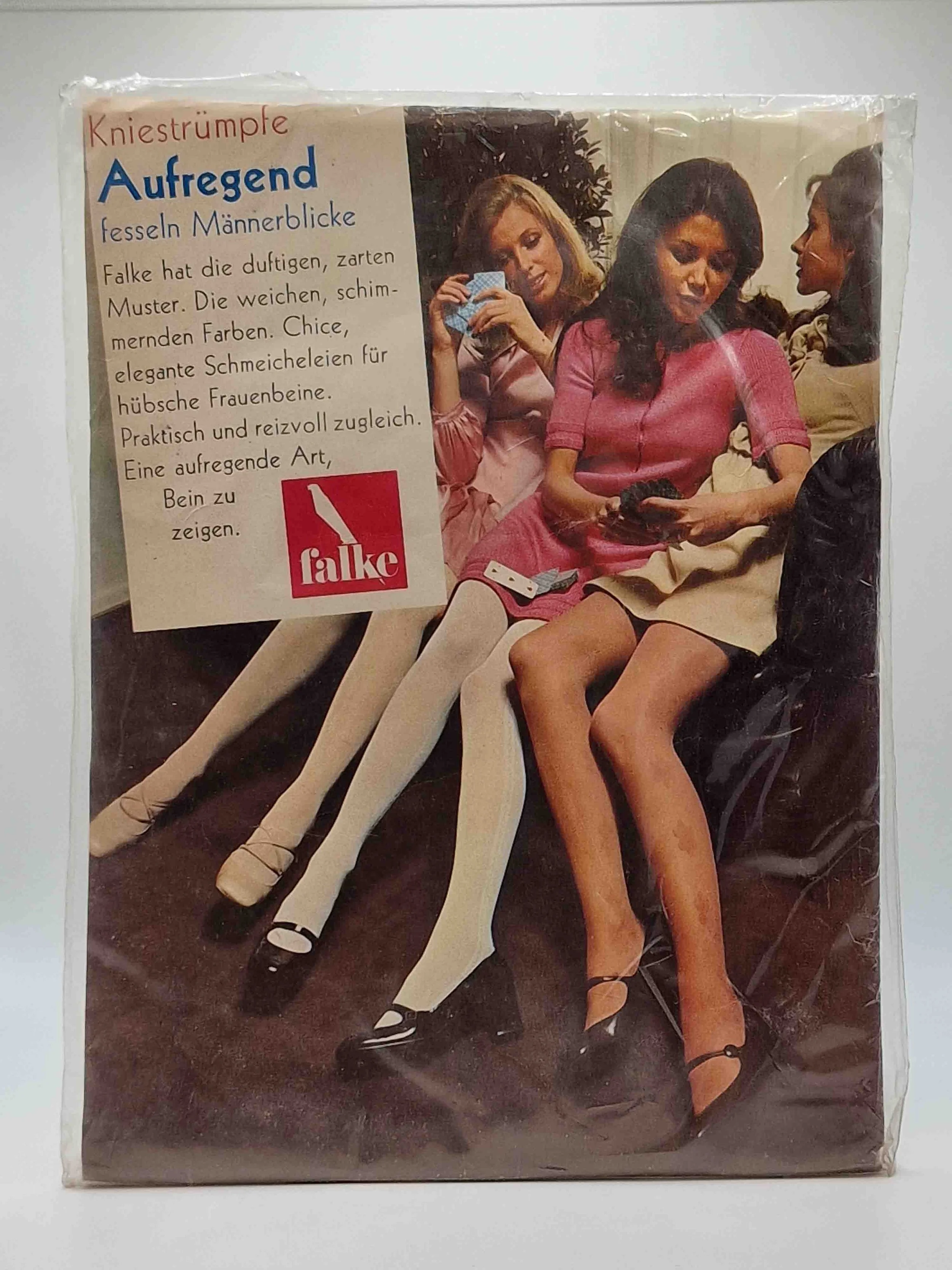 falke-kniestrümpfe-aufregend-vorn