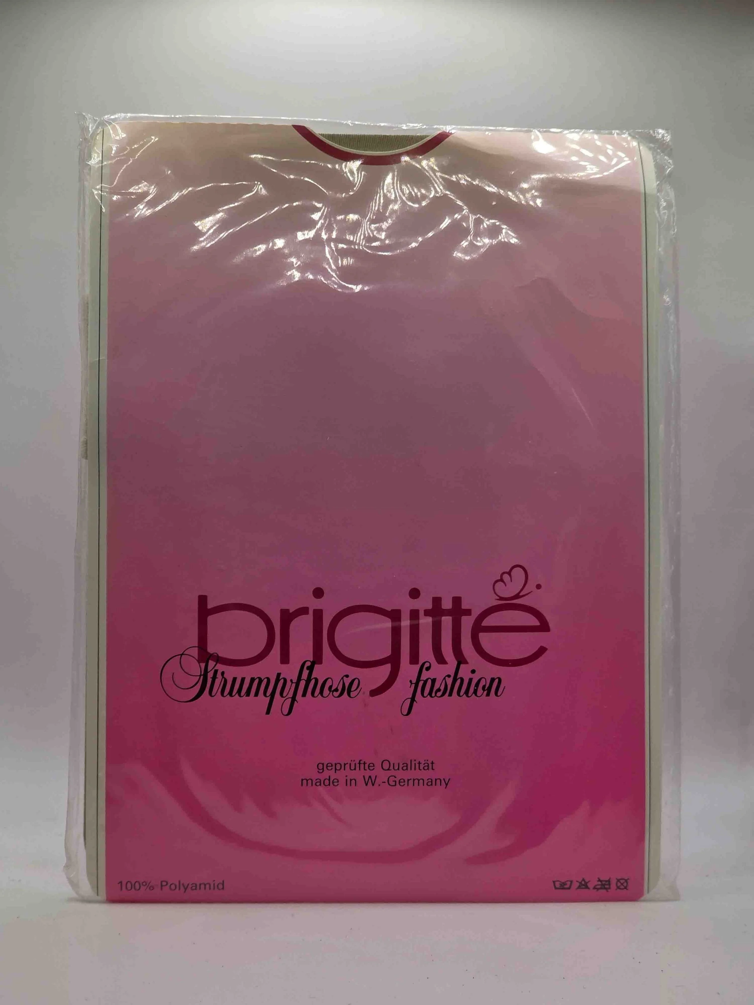 brigitte-feinstrumpfhose-gepunktet-strand-vorn