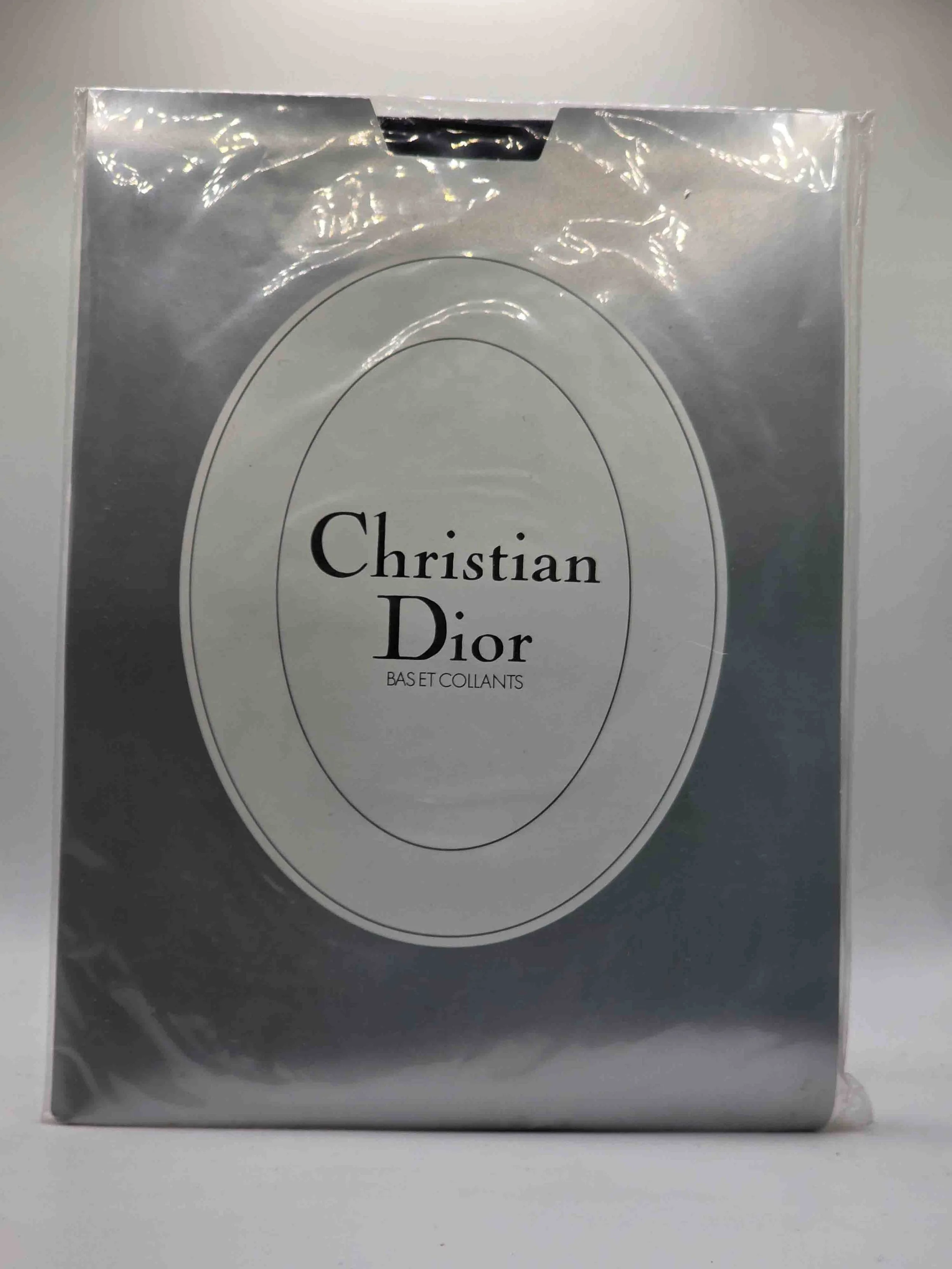 christian-dior-brillanz-feinstrumpfhose-15den-marine-vorderseite