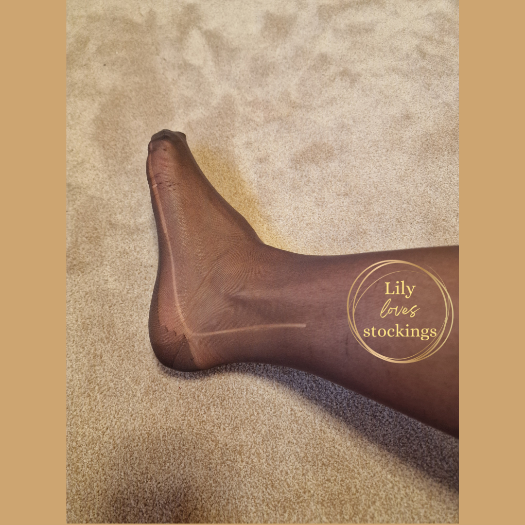 lilylovesstockings-kunert-sonja-30den-getragen-laufmasche