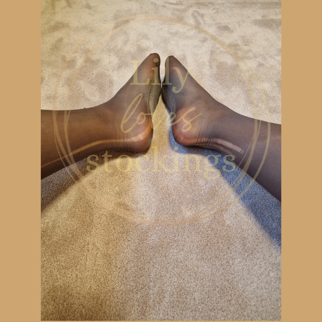 strümpfe-getragen-lilylovesstockings-laufmaschen