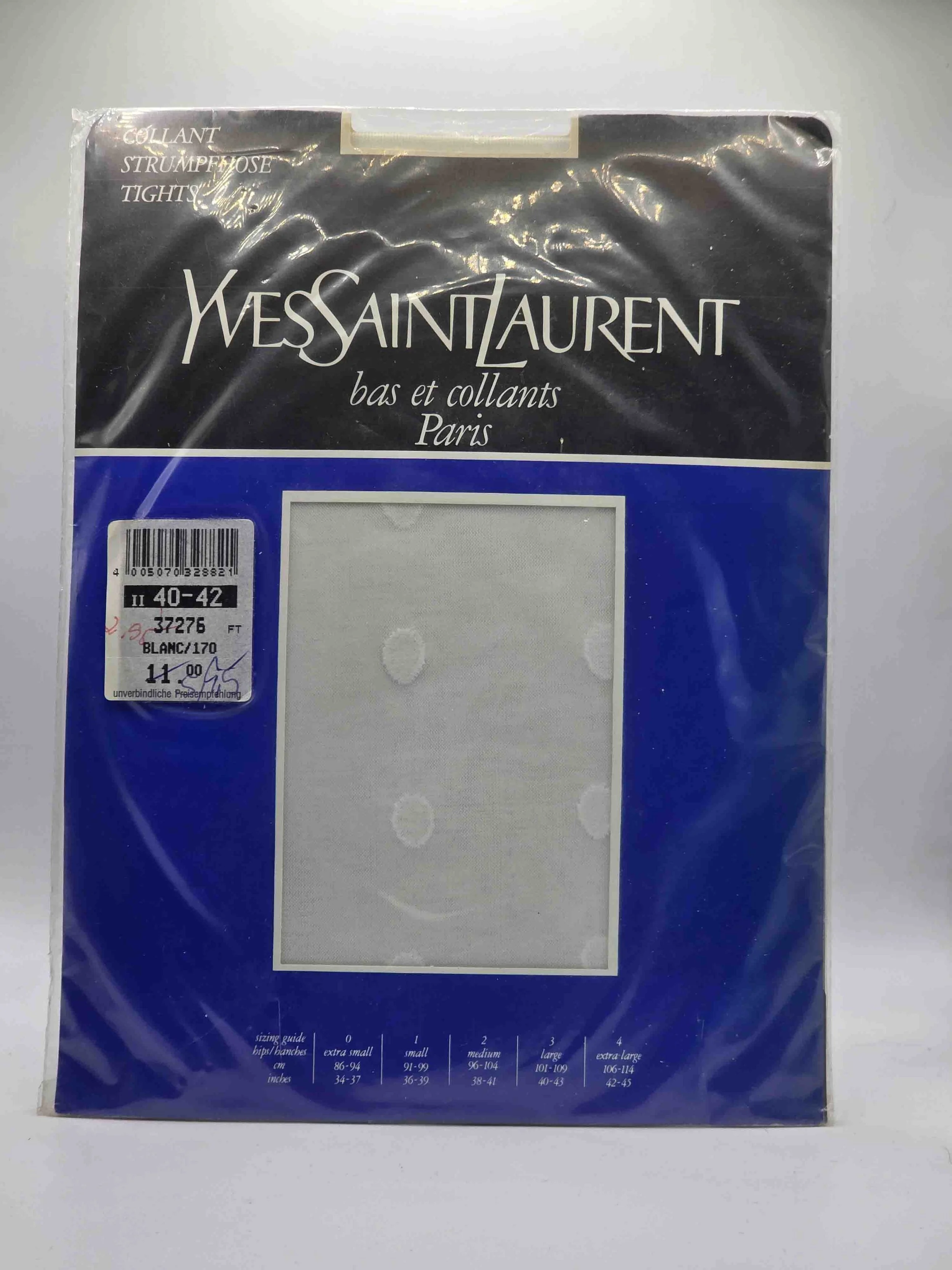 yves-saint-laurent-feinstrumpfhose-weiße-punkte-blanc