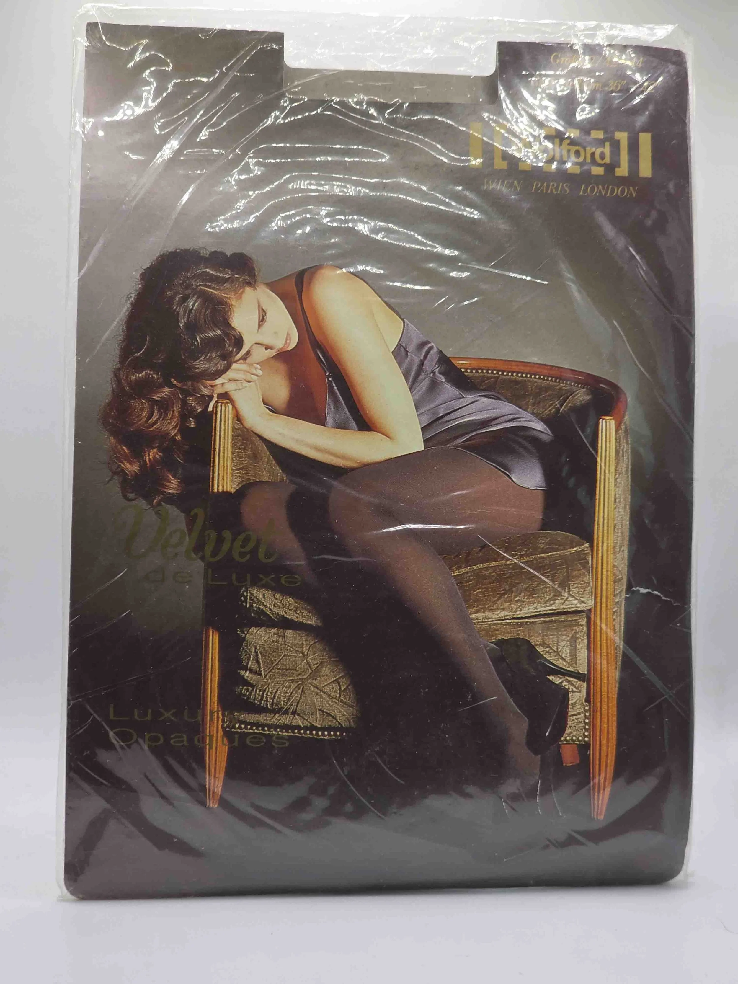 wolford-velvetdeluxe-strumpfhose-50den-black-vorderseite