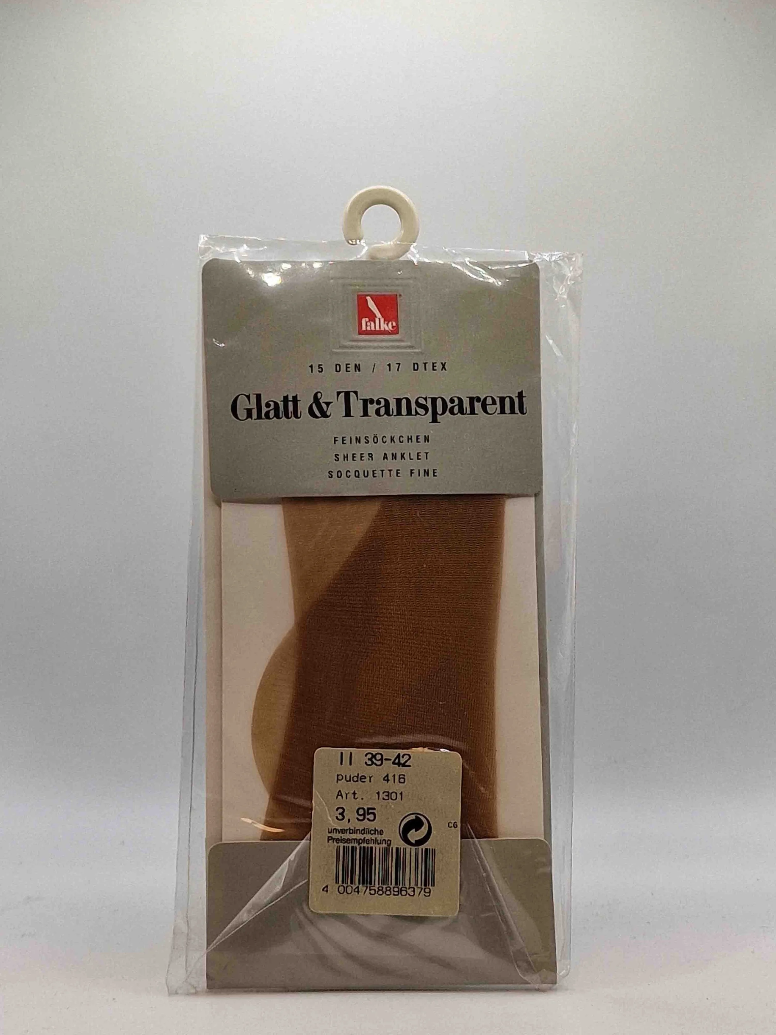 falke-glatt-transparent-soeckchen-15den-puder