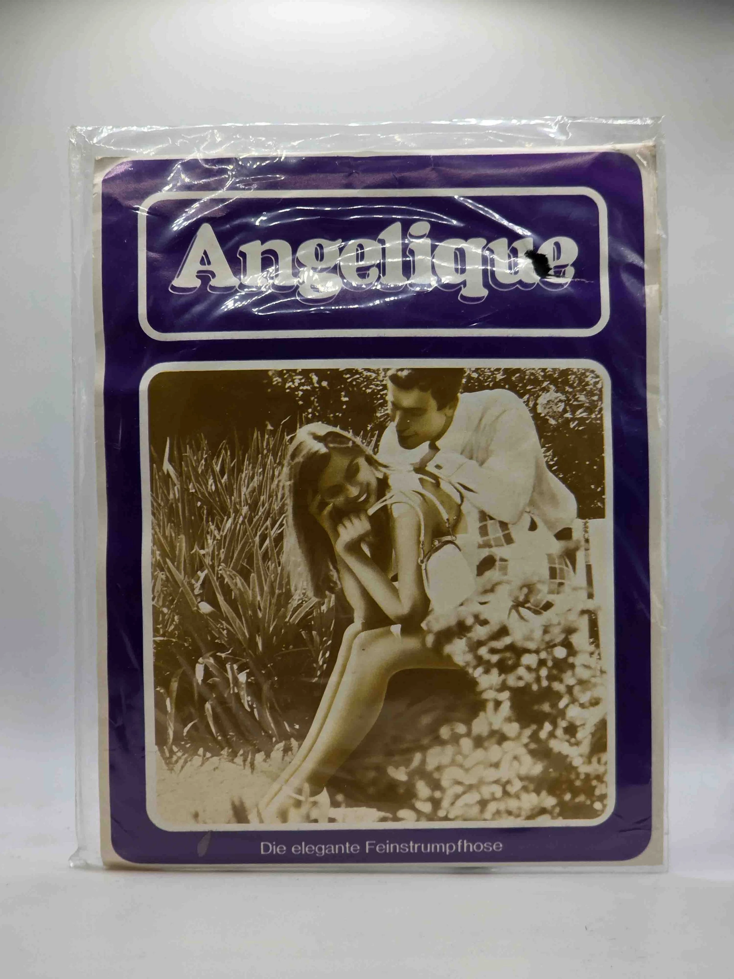 angelique-feinstrumpfhose-schwarz-vorn