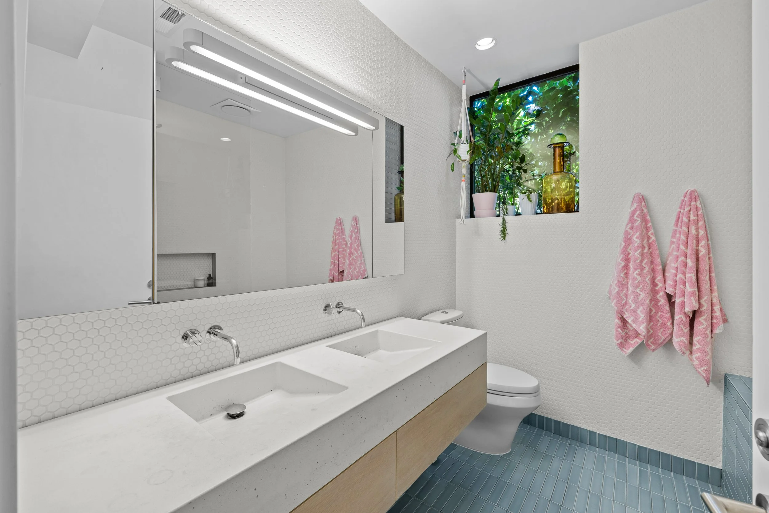 Justin Jones, Jones Media Shop