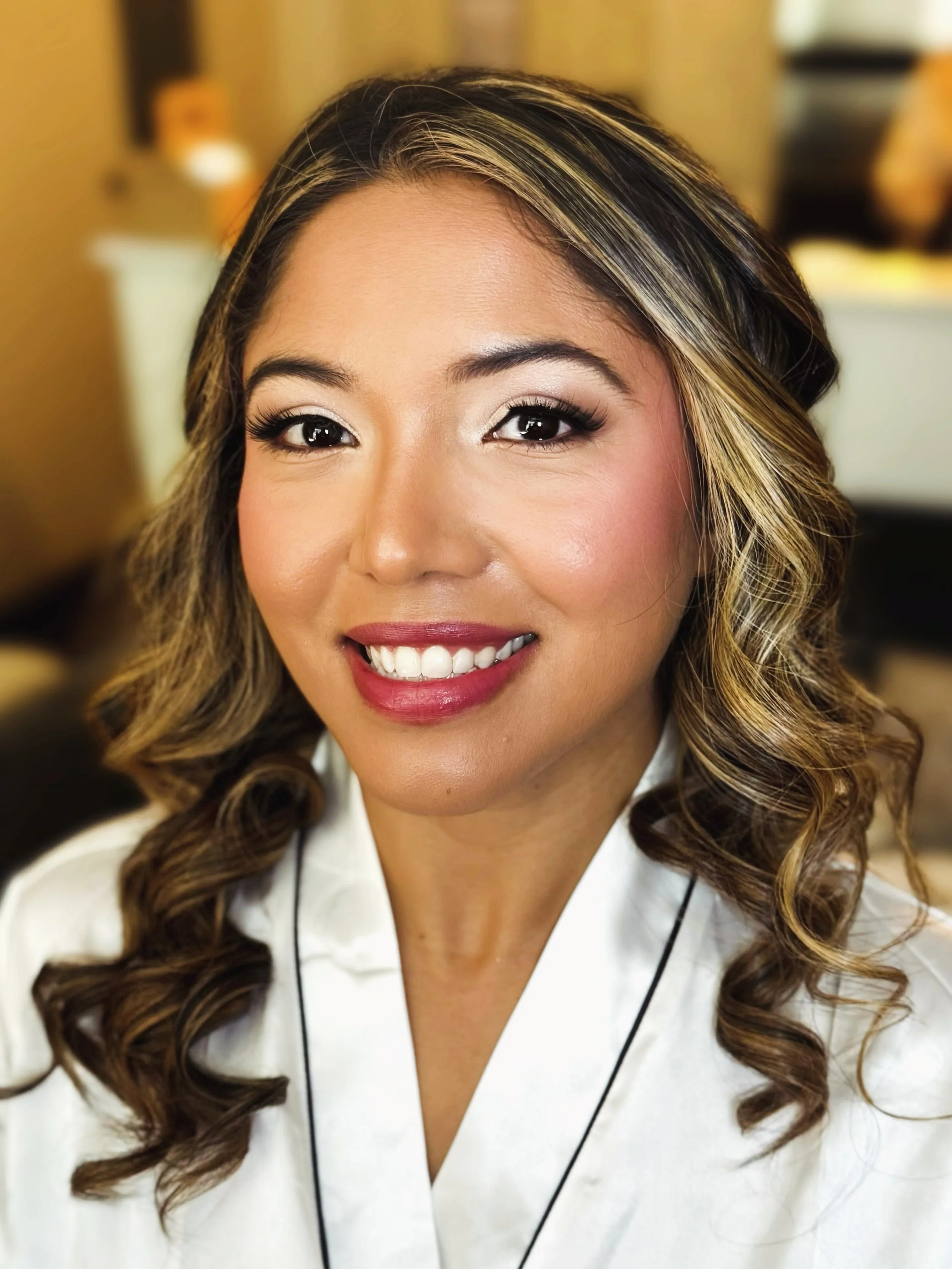 The beautiful Deizi ❤️ Her smile says everything! 

A little soft glam for her wedding day ✨