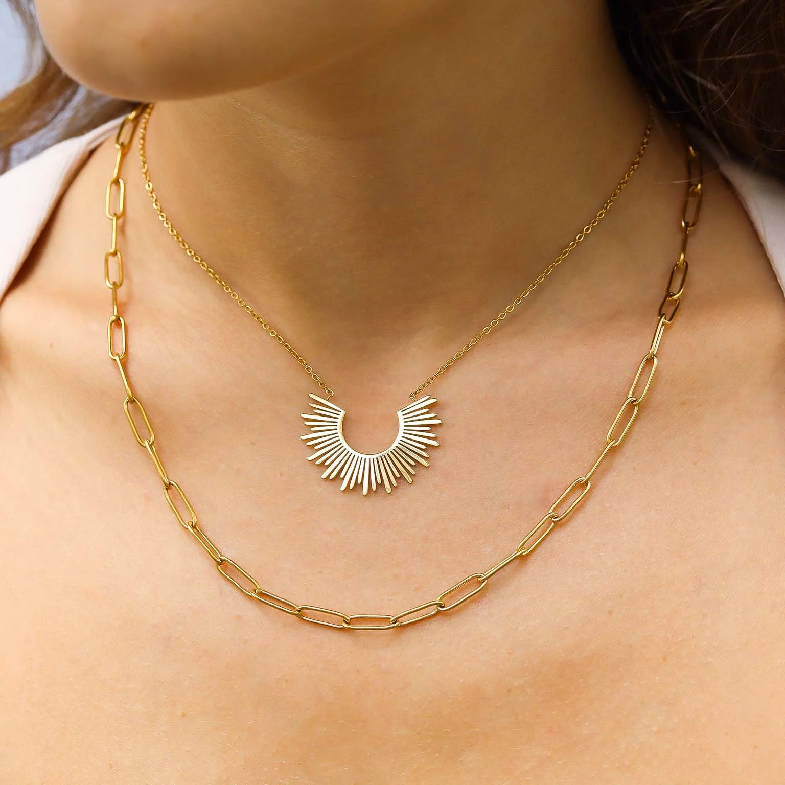 gold-sun-ray-pendant-necklace-02.jpg