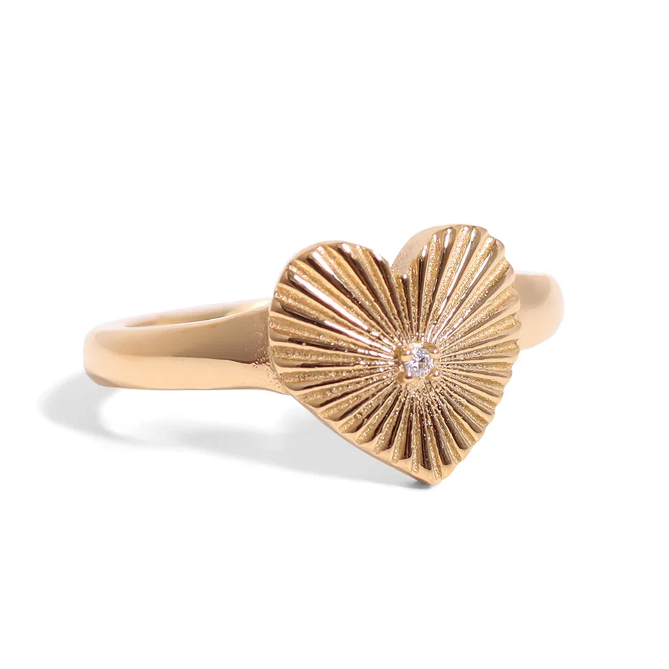 gold-heart-sunburst-ring-02.webp