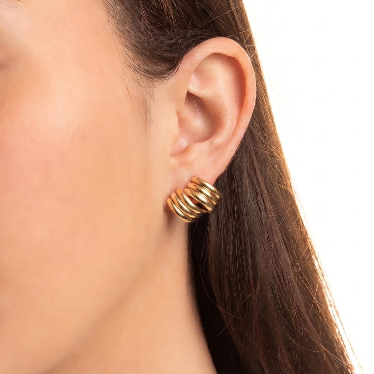 gold-sculptural-stud-earrings-03.png