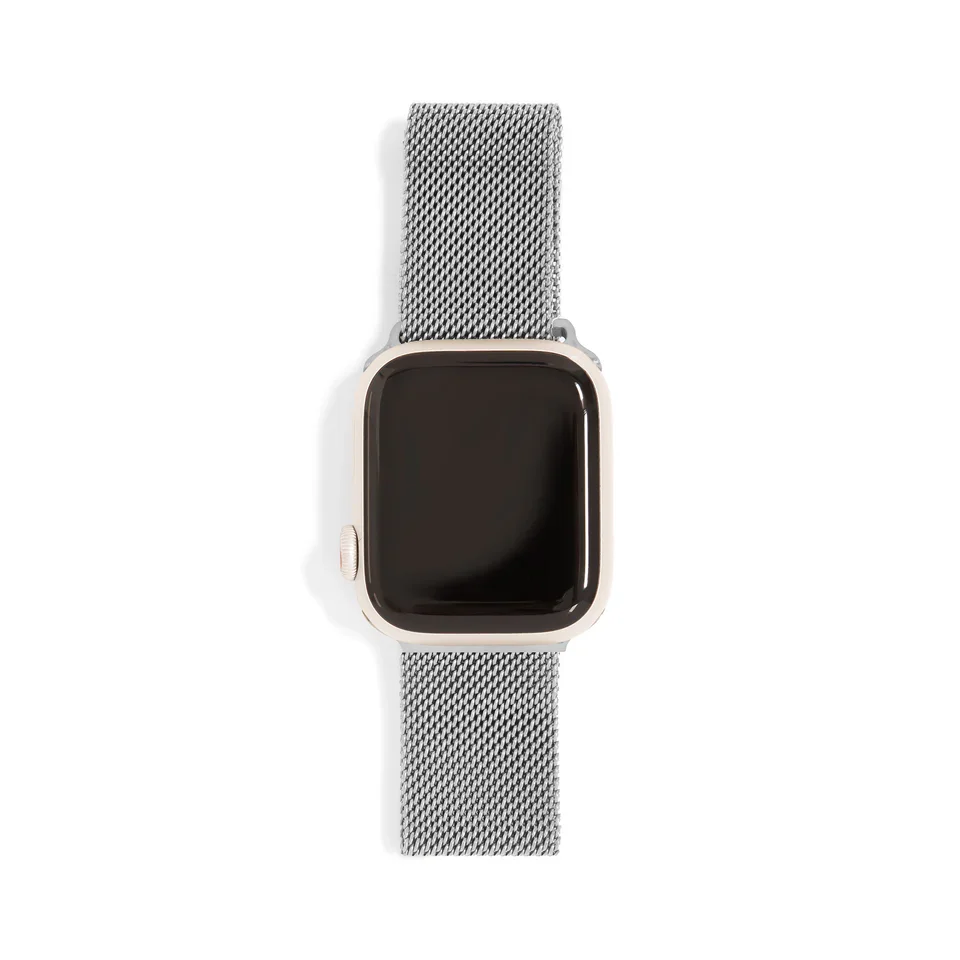 gold-wide-mesh-apple-watch-band-05.webp