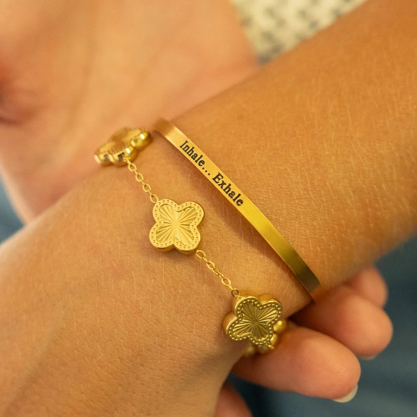 gold-sunburst-clover-bracelet-02.jpg