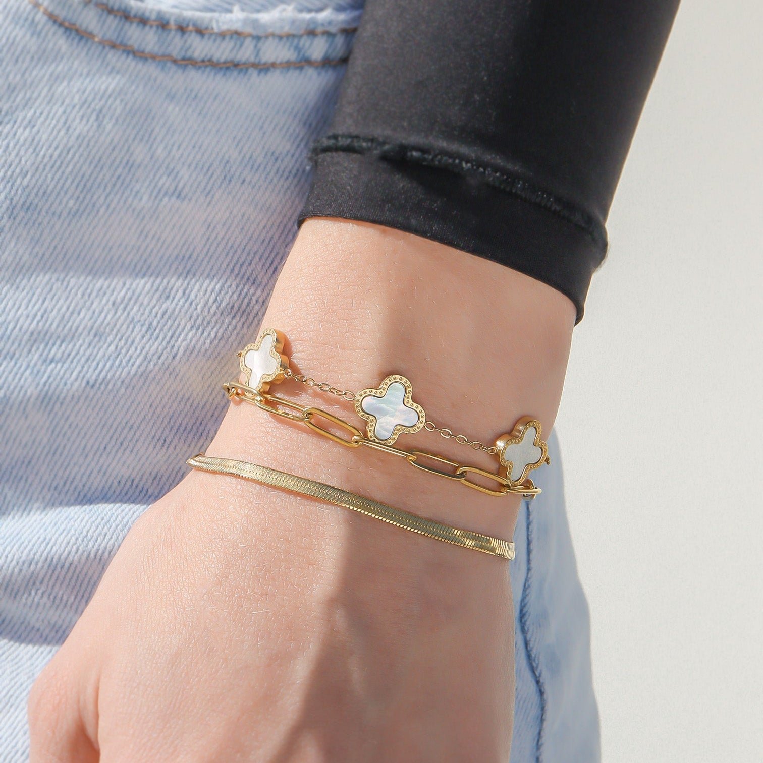 gold-liquid-gold-herringbone-bracelet-03.jpg