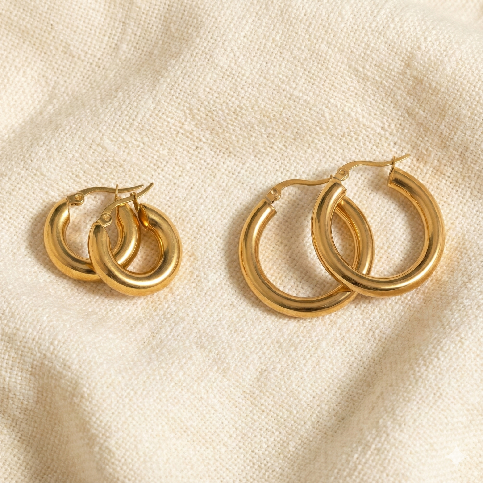 gold-chunky-hoop-earrings-02.png
