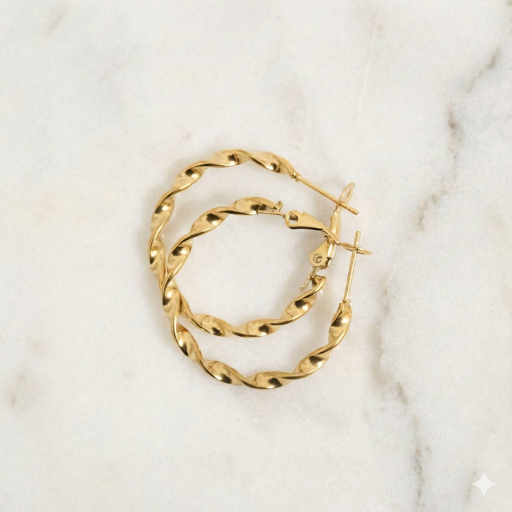 gold-twisted-hoop-earrings-02.png