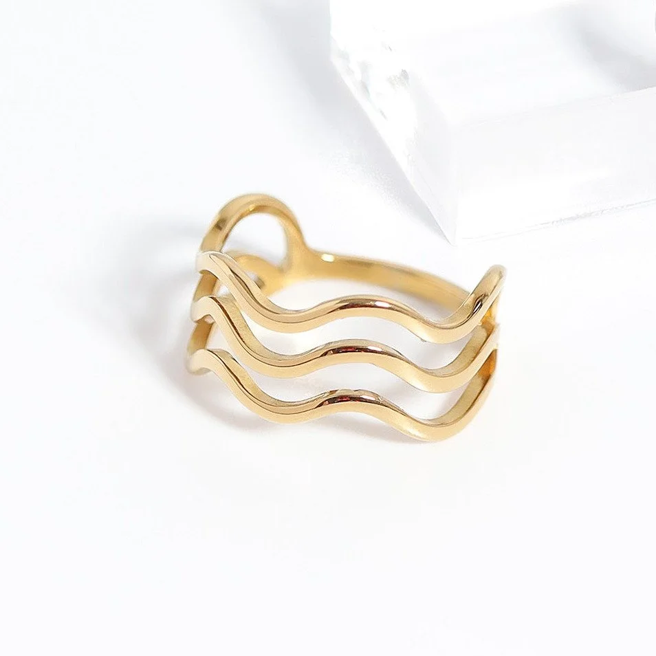 gold-triple-wave-ring-02.jpg