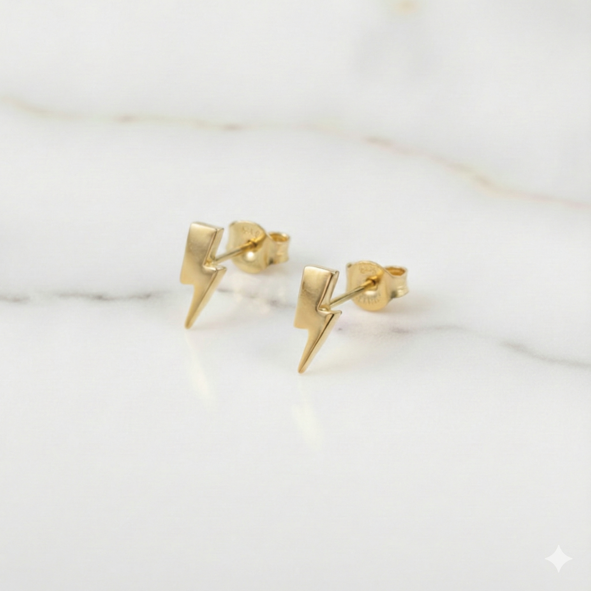 gold-lightning-bolt-stud-earrings-02.png