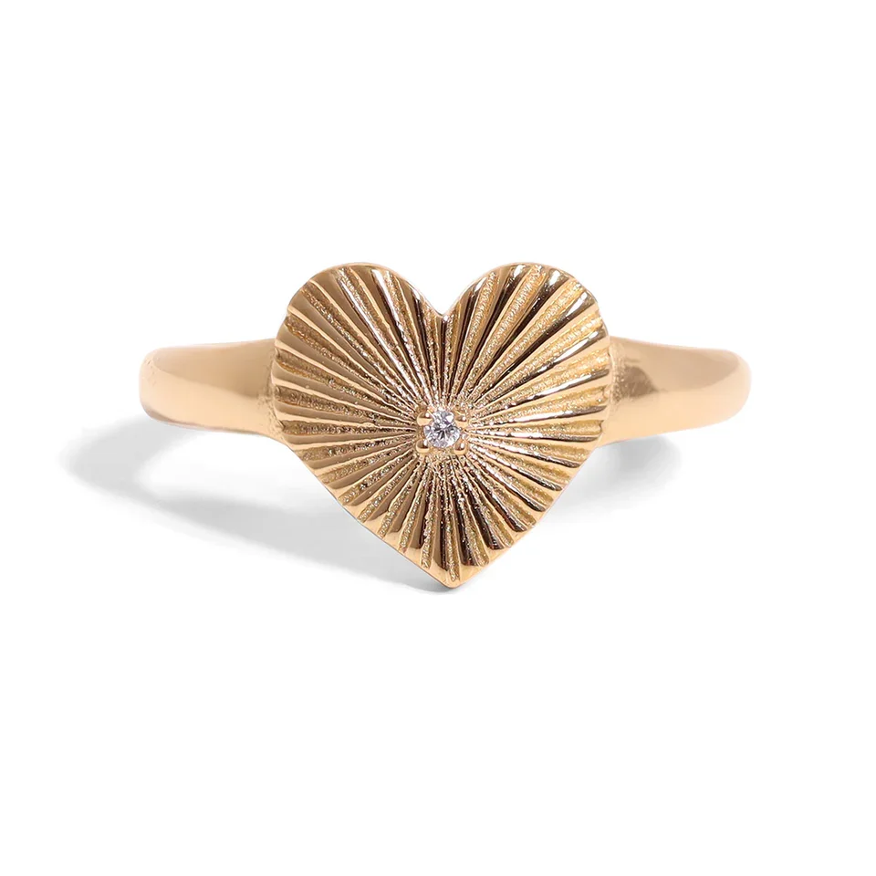 gold-heart-sunburst-ring-01.webp