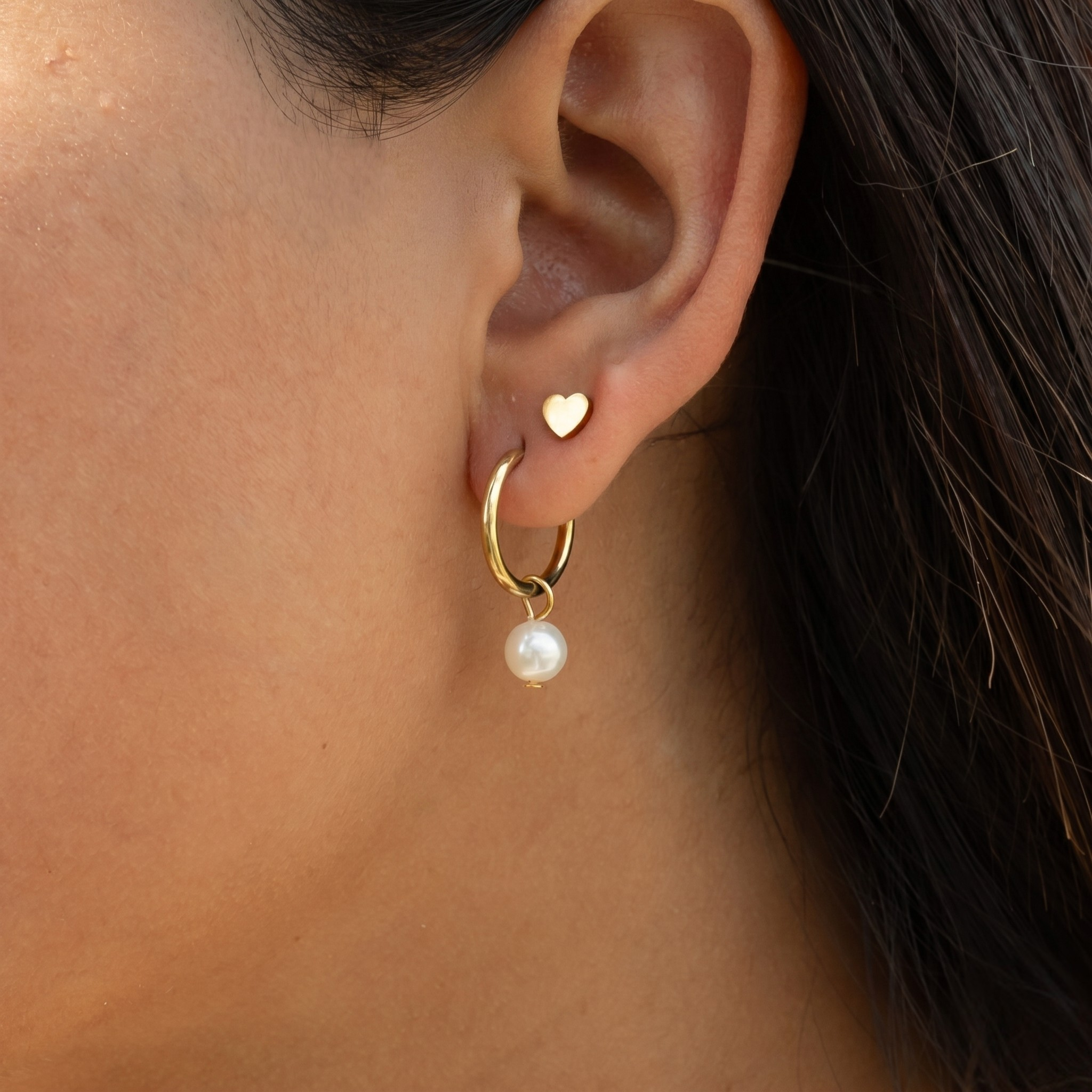 gold-small-pearl-hoop-earrings-02.png