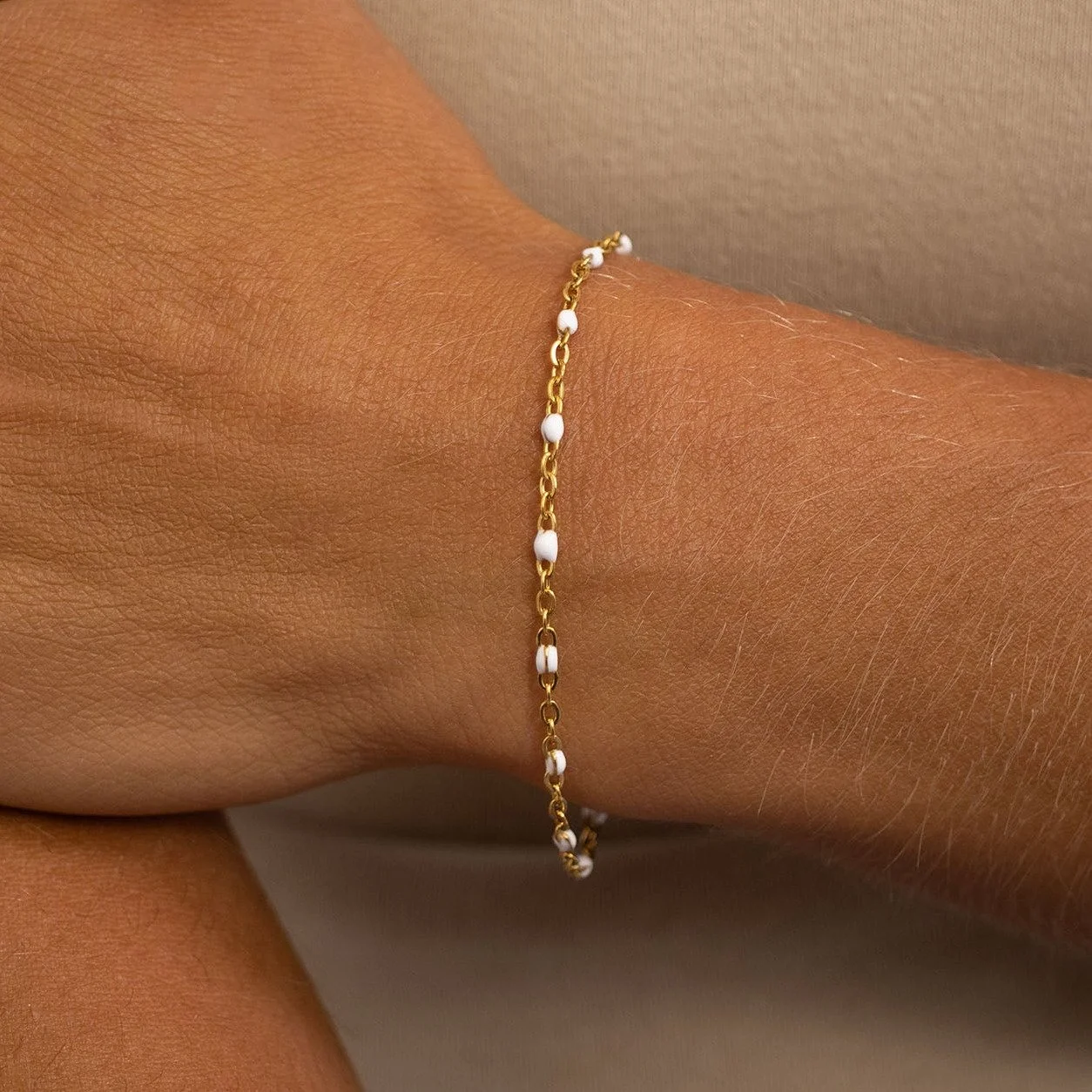 gold-white-confetti-bracelet-02.jpg
