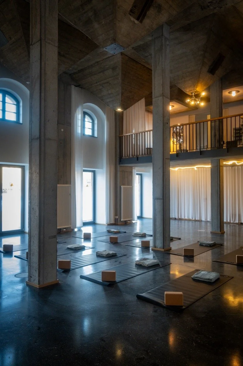 Yoga-Studio-Matten-Beton.jpeg