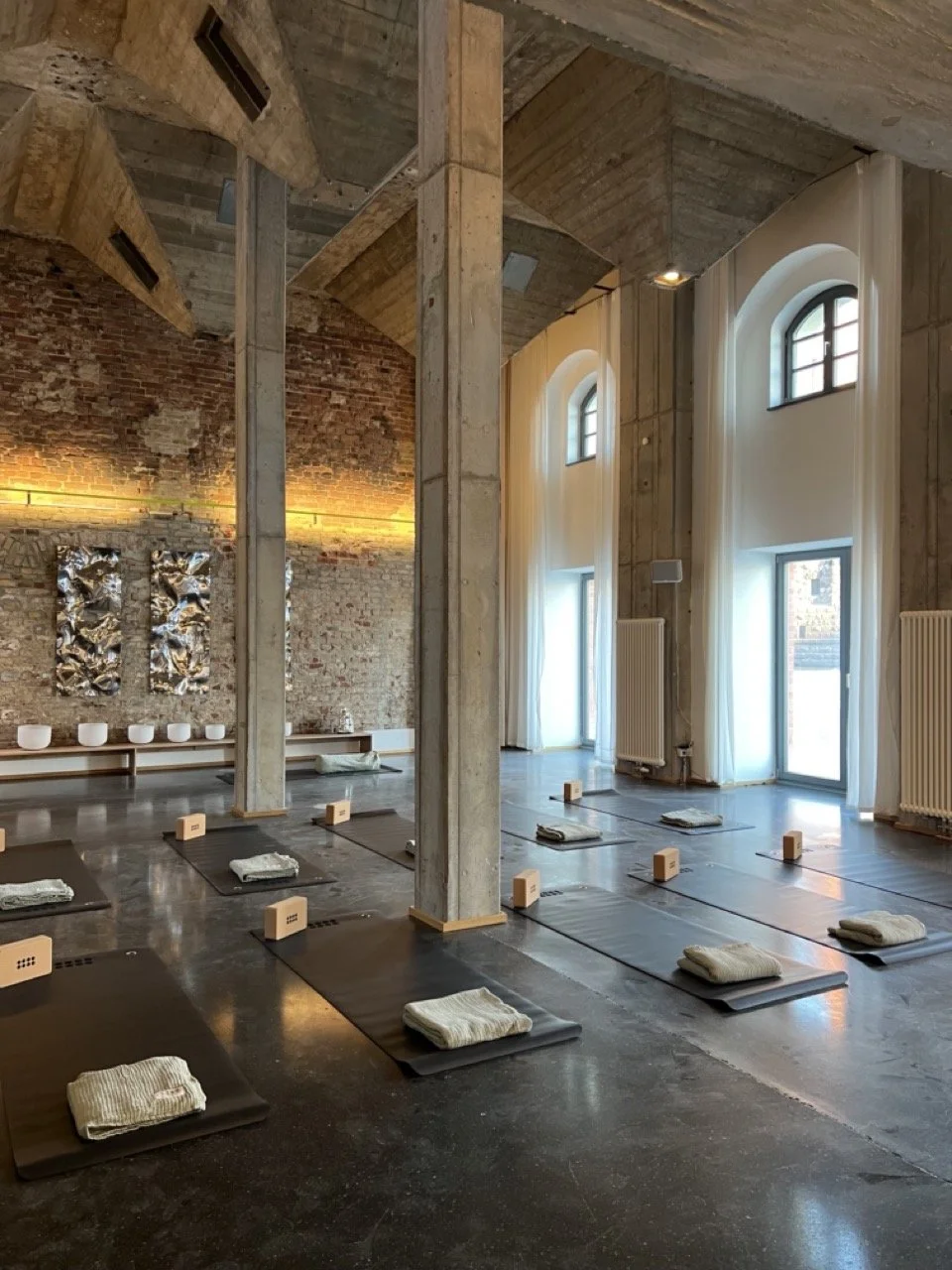 Yoga-studio-beton.jpeg