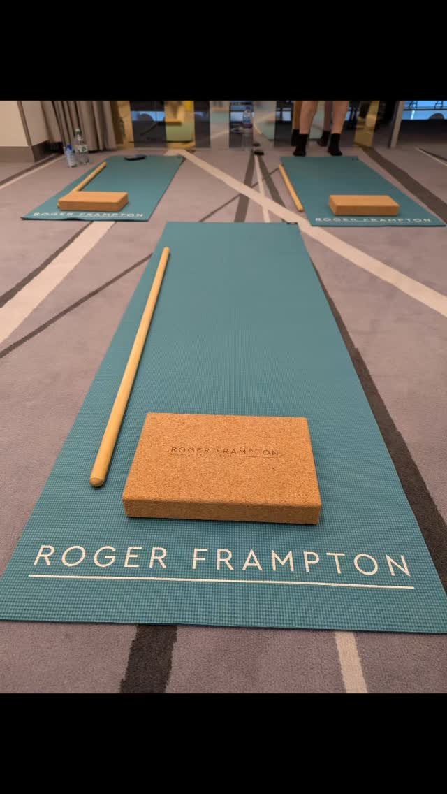 #rogerframpton is such a lovely guy and an amazing coach in movement quality and mobility.
Such an amazing workshop I've learnt so much about my body's ability I will definitely be back again.
#whotellondon
#dishoomlondon amazing vegan brunch and s