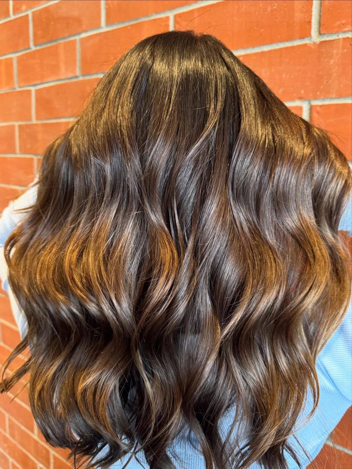 ☃️ Sweater weather + chocolate brunette = the perfect winter duo. ❄️🤎 

#ChocolateBrunette #WinterHair #BrunetteGoals #ChocolateBrownHair #BrunetteBalayage #WarmBrunette #BrunetteSeason #WinterColor #RichBrunette #BrownHairMagic #BrunetteBombshell #