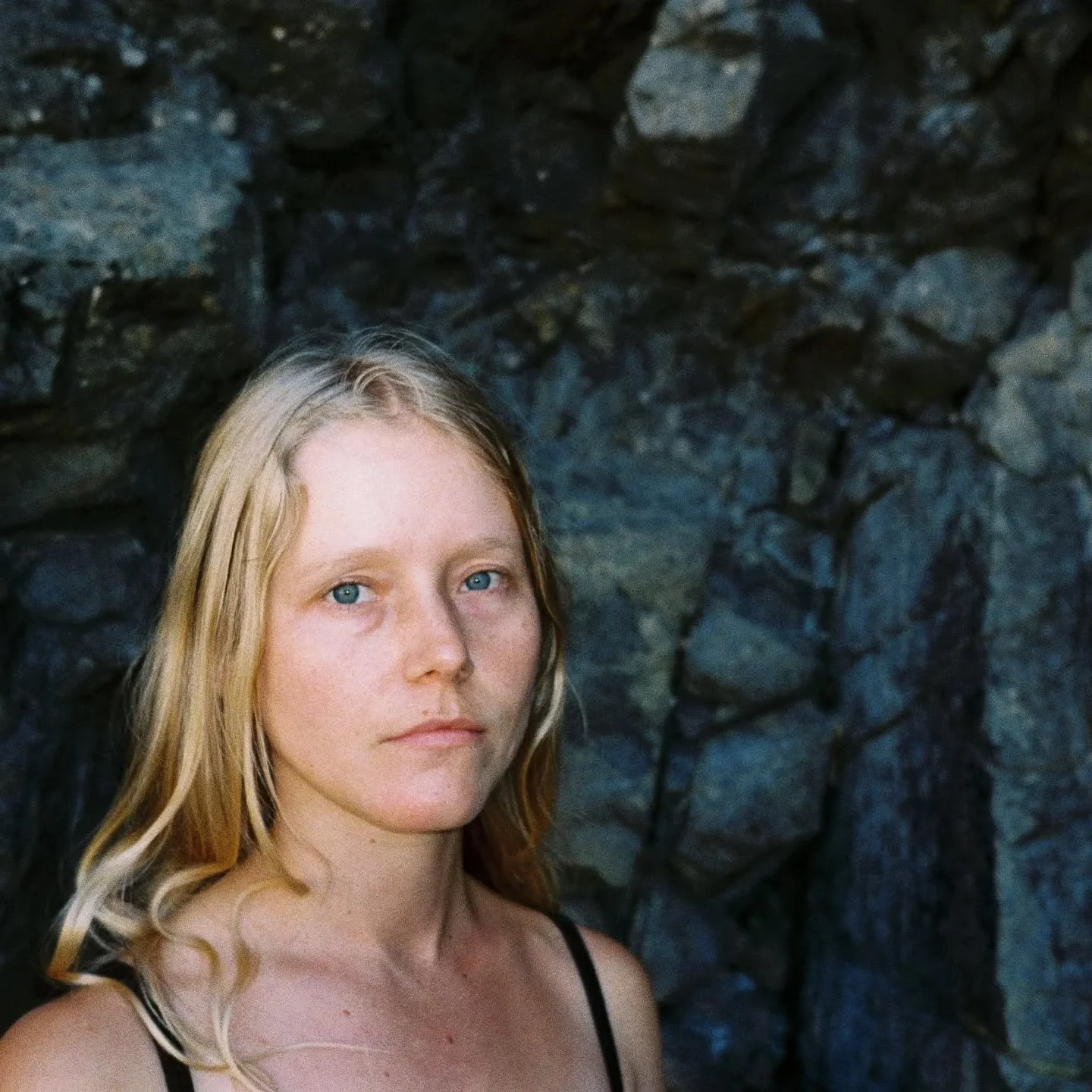 Song review of Prenteder by Alice Phoebe Lou is now posted on our blog!

#reflection #reflectionblog #alicephoebelou #songreview #alicephoebeloumusic #newmusic #songreview