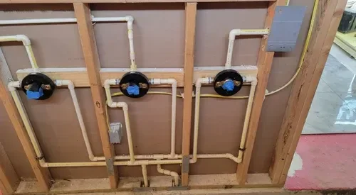 New construction plumbing contractors and pipe installation