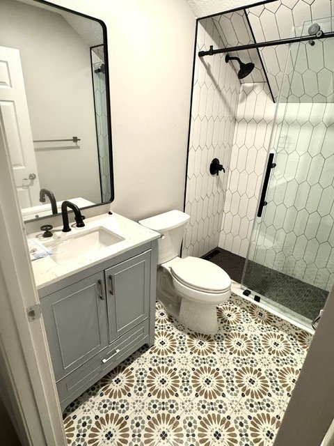 Upgrade your bathroom with a shower trim remodel and valve replacement. We install modern handles, spouts, and pressure-balanced valves to improve water flow, temperature control, and aesthetics