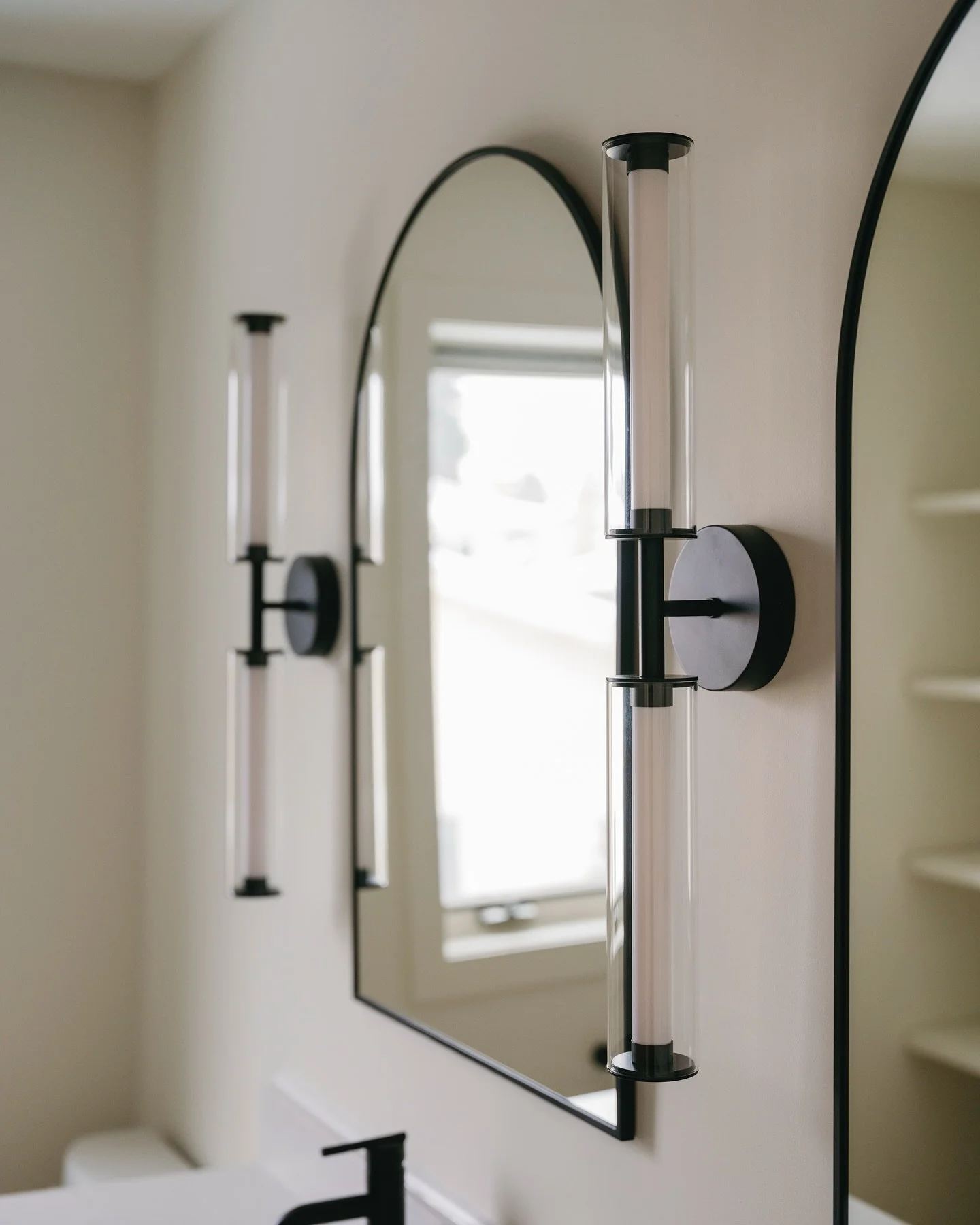 because your kids deserve great design too 💙

This modern kids bathroom balances playful moments (hello, matte navy picket tile!) with a clean, functional layout. Swipe to the end to see just how far it&rsquo;s come! 

#berubeblueprint #customhomes 