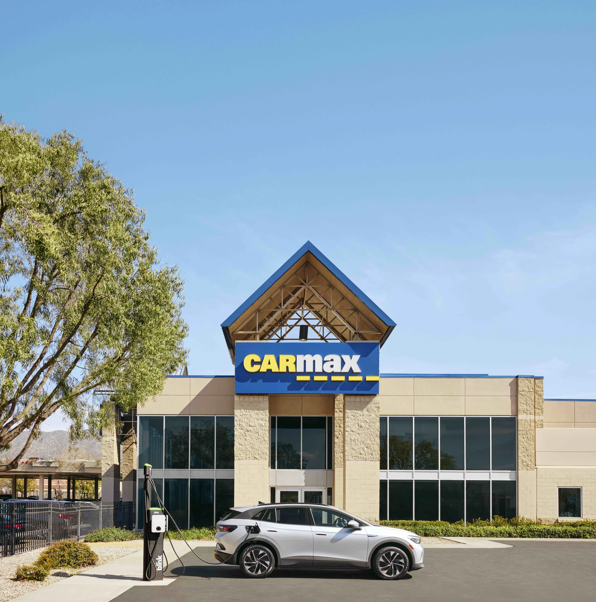 ExteriorStore_EV_1423.jpg