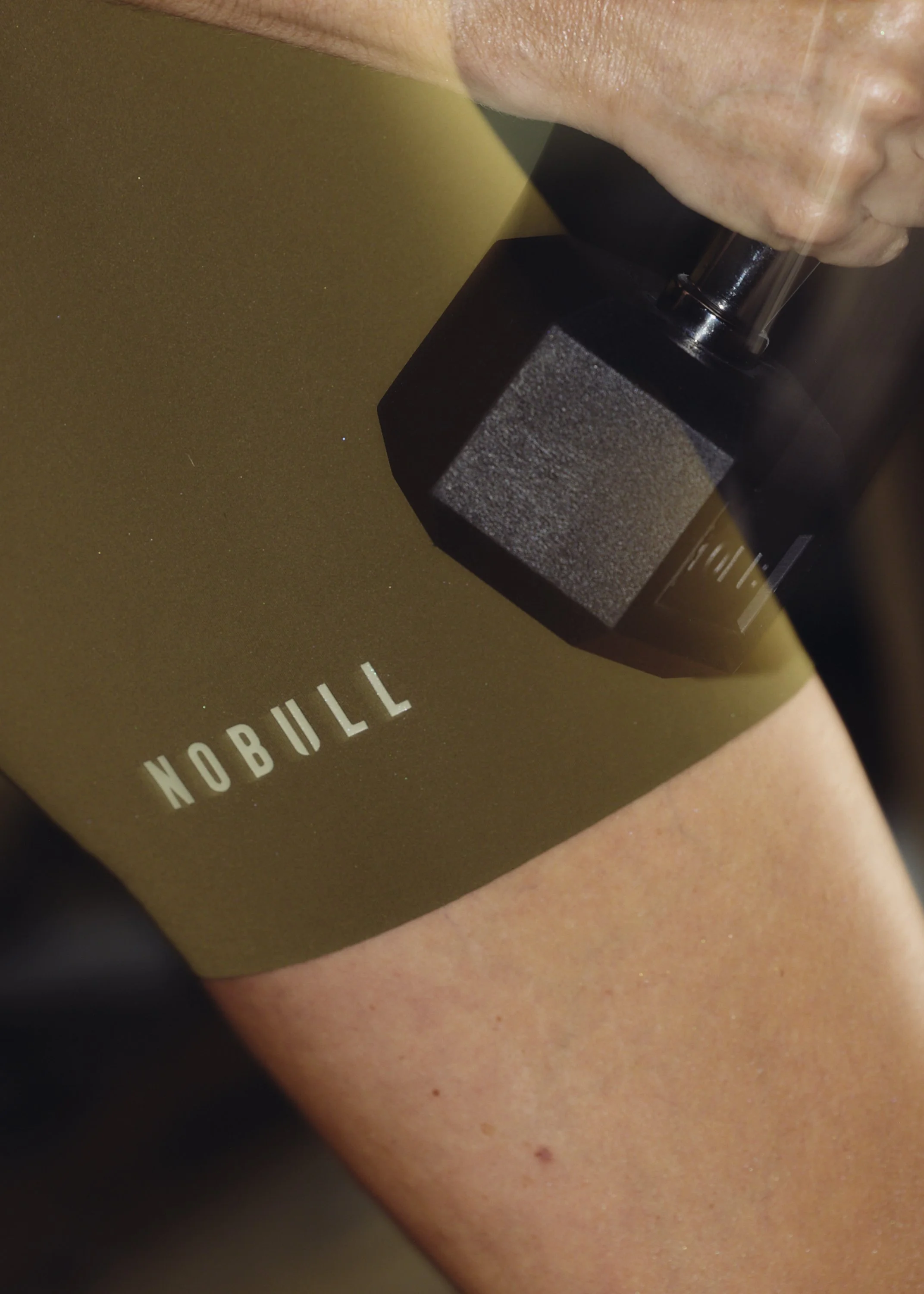 260626_AS_NOBULLxAE_Hiit_B_3121.jpg