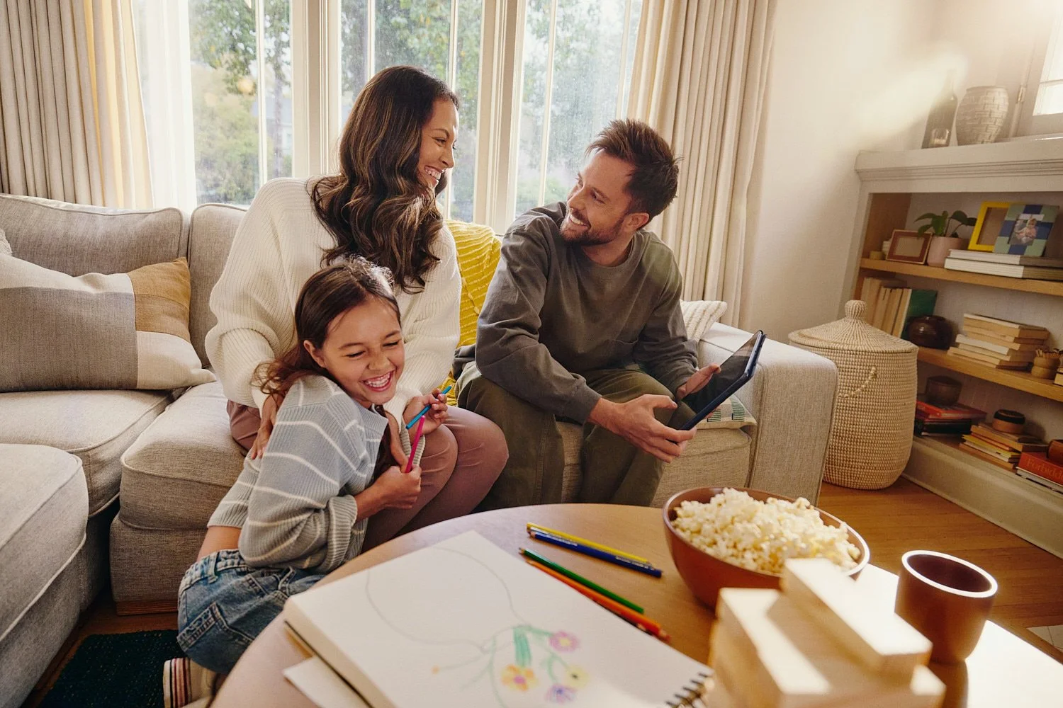 LivingRoomFamily_6757.jpg