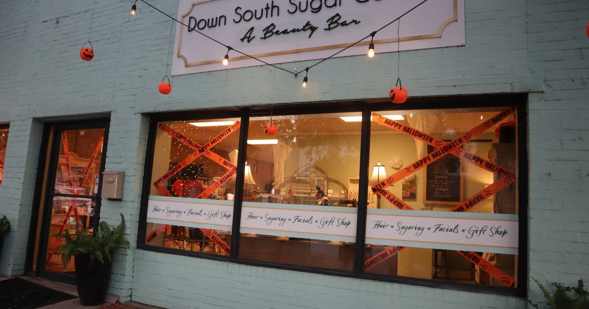 We had a great night at our October Chats and Cheers hosted by Down South Sugar Co. LLC and The Mercantile at Down South Sugar! It's always a good time when our downtown business owners have an opportunity to come together and connect with one anothe