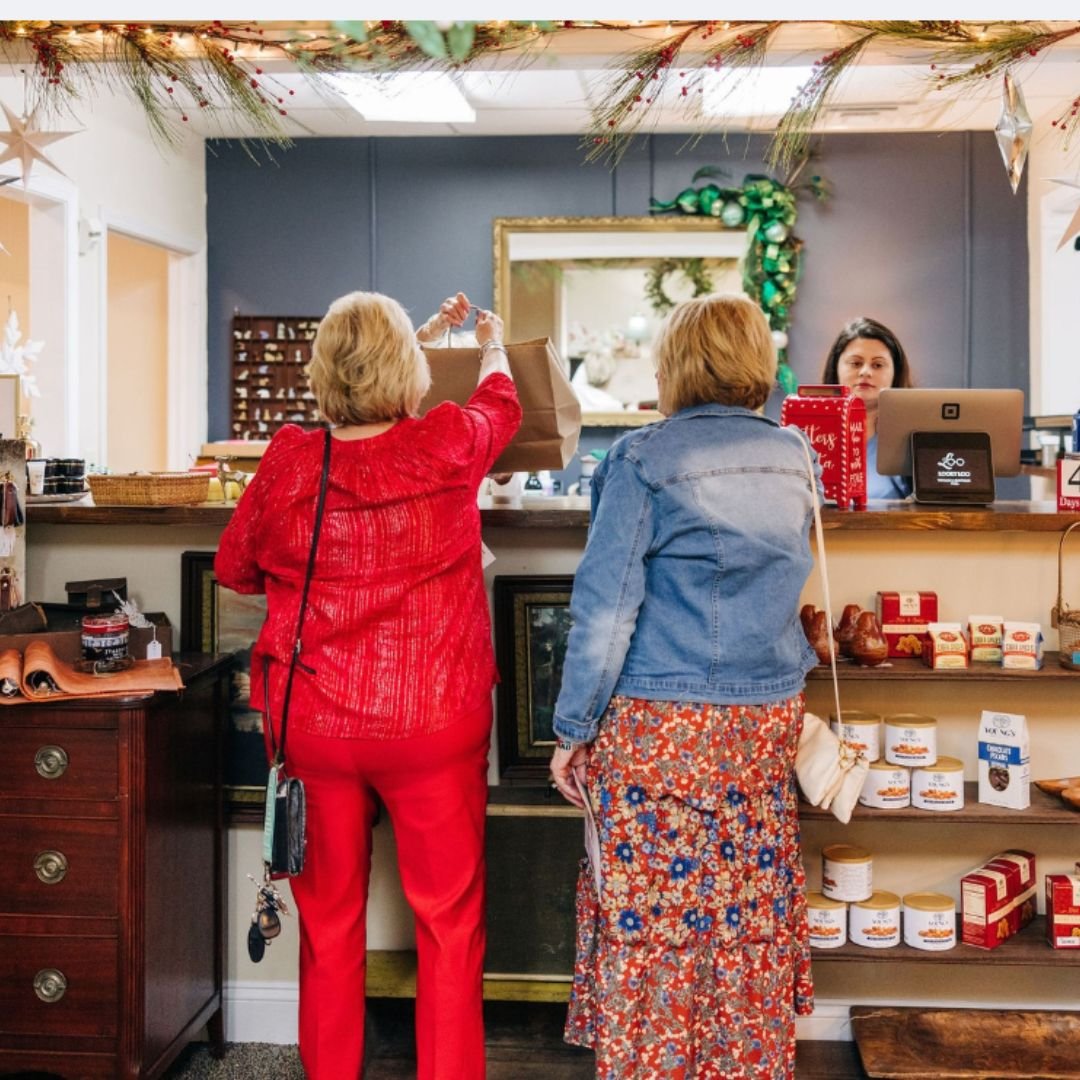 We're only a few days out from the Heart of the Holidays Festival in Downtown Hartsville! Explore our vibrant downtown, shop local favorites, enjoy tasty holiday treats, and make it a fun-filled day for the whole family.

Heart of the Holidays Event 