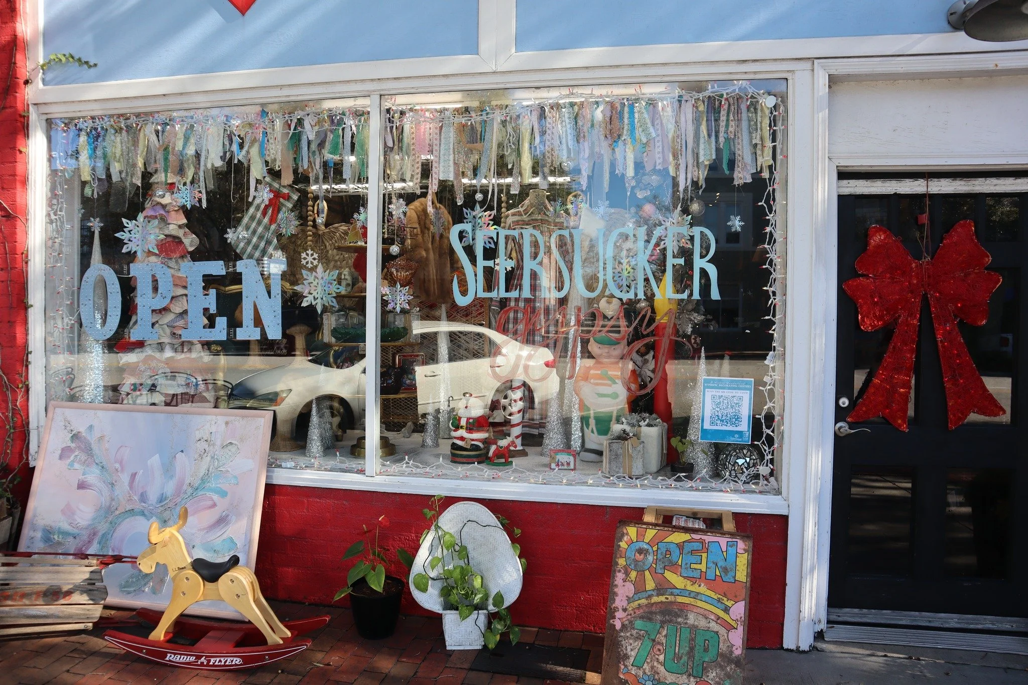It&rsquo;s time to announce the winners of our 2025 A Winter Wonderland Window Decorating Contest!

This year's winners are:
People's Choice: First Citizens Bank 
Most Creative: Seersuckergypsy 
Best Theme: Pour Friends  Coffee, Cream, &amp; Crumbs 
