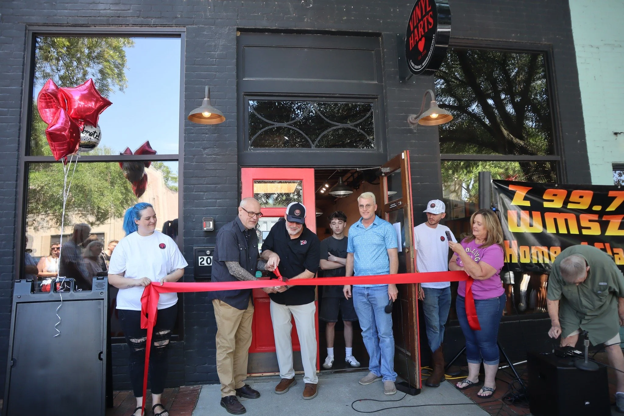Main Street Hartsville is excited to officially welcome Vinyl Harts to Downtown Hartsville!

We were honored to celebrate their ribbon cutting and join them as they opened their doors to our community. A special thank you to Mayor Askins for helping 