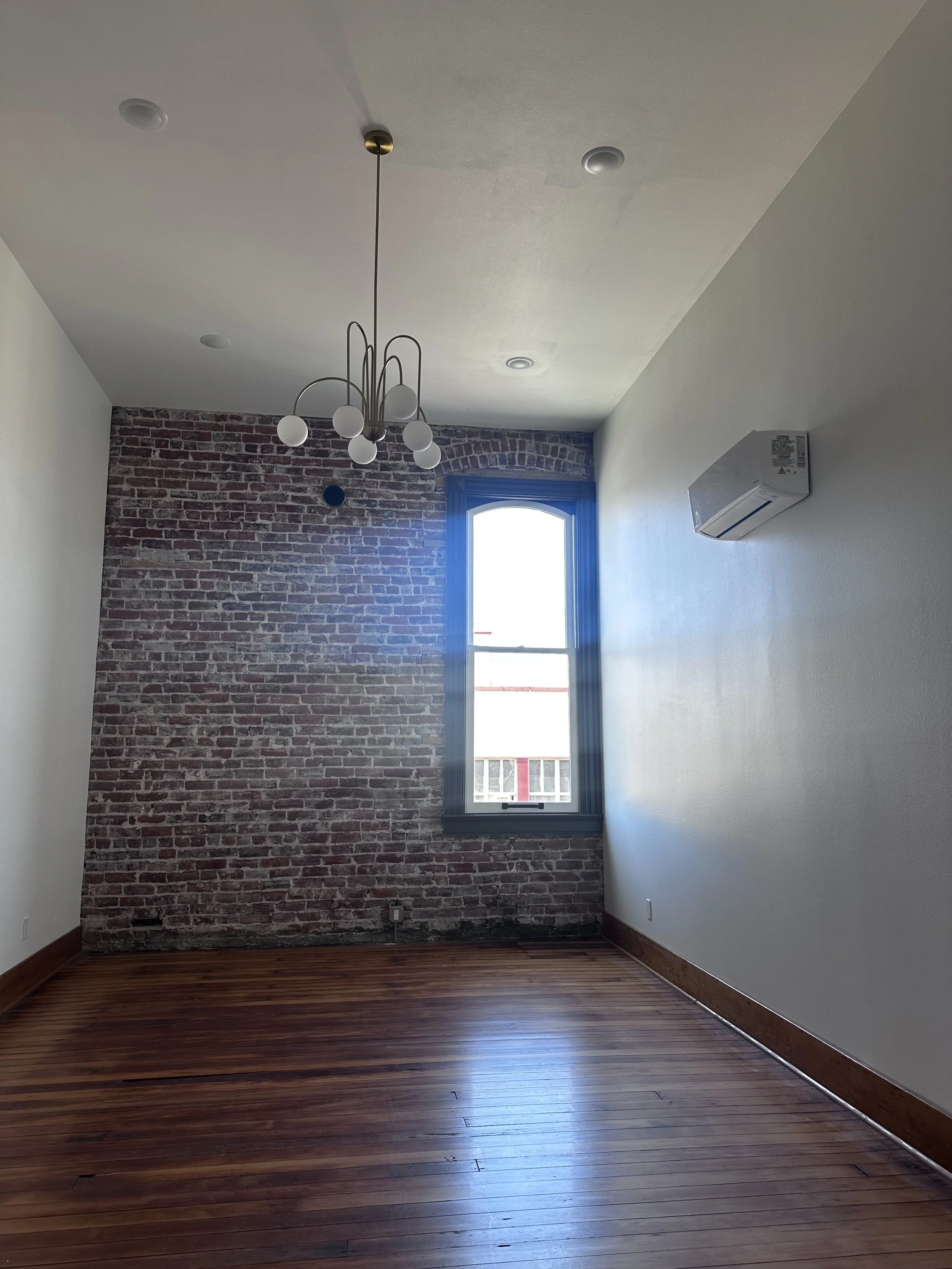 1892 Upstairs V2.jpg