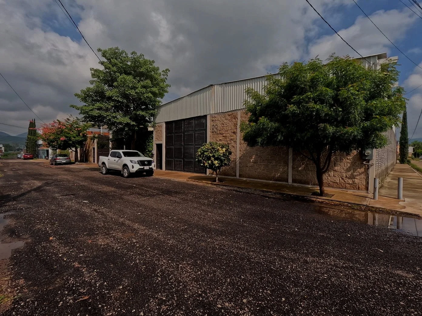 Plantas de la empresa, fachada.