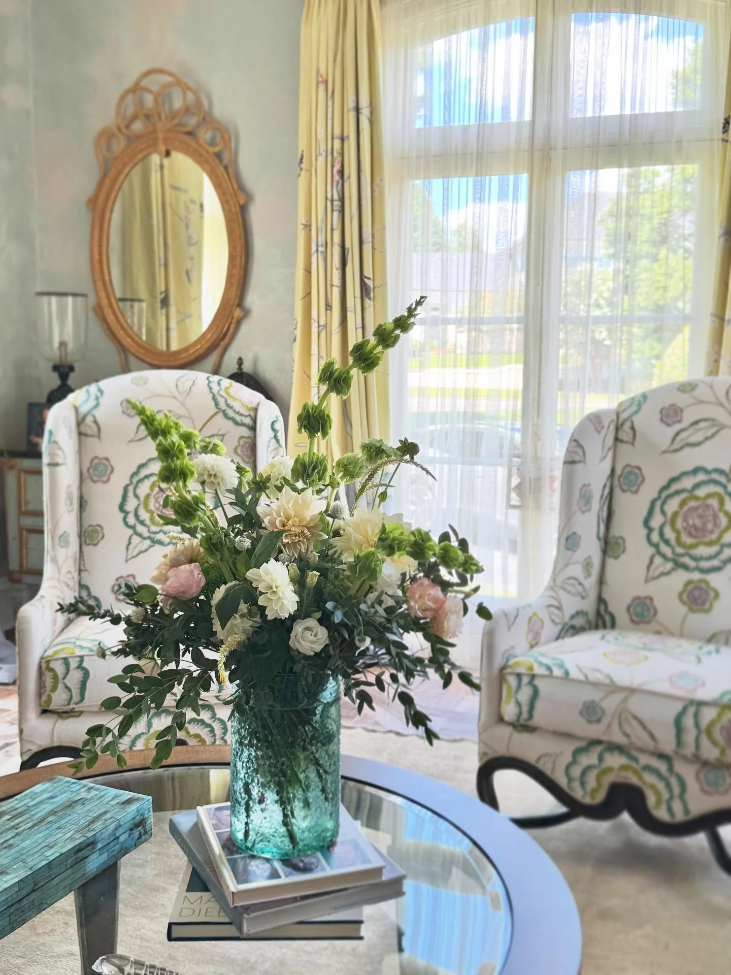 Special delivery for a sweet luncheon today 🌼 Local dahlias, lisianthus and celosia

www.heathermeadowflowers.com 
📧 studio@heathermeadowflowers.com

#floristofnc #heathermeadow #charlotteflorist #charlottenc #floralarrangement #customflorals #loca