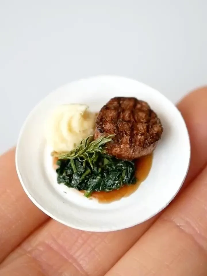 A tiny version of Moonshadows Malibu made out of food. Recreating a place that meant so much, one small detail at a time. A reminder of the memories, the views, and the moments shared there. ❤️❤️❤️#pali #palisadesfire #rebuild #community @moonshadows