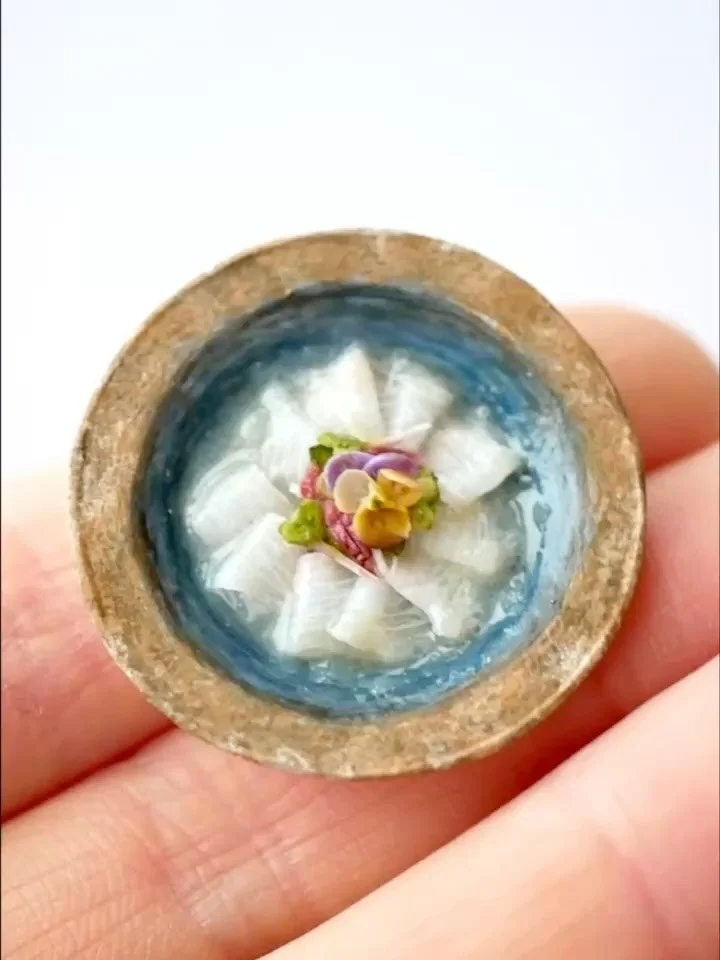 🐉Pearl Dragon was more than just a restaurant to us. It was birthdays, family dinners, and the kind of comfort you don&rsquo;t realize you&rsquo;ll miss one day. This miniature is small but it holds so many real memories. Just a small way to remembe