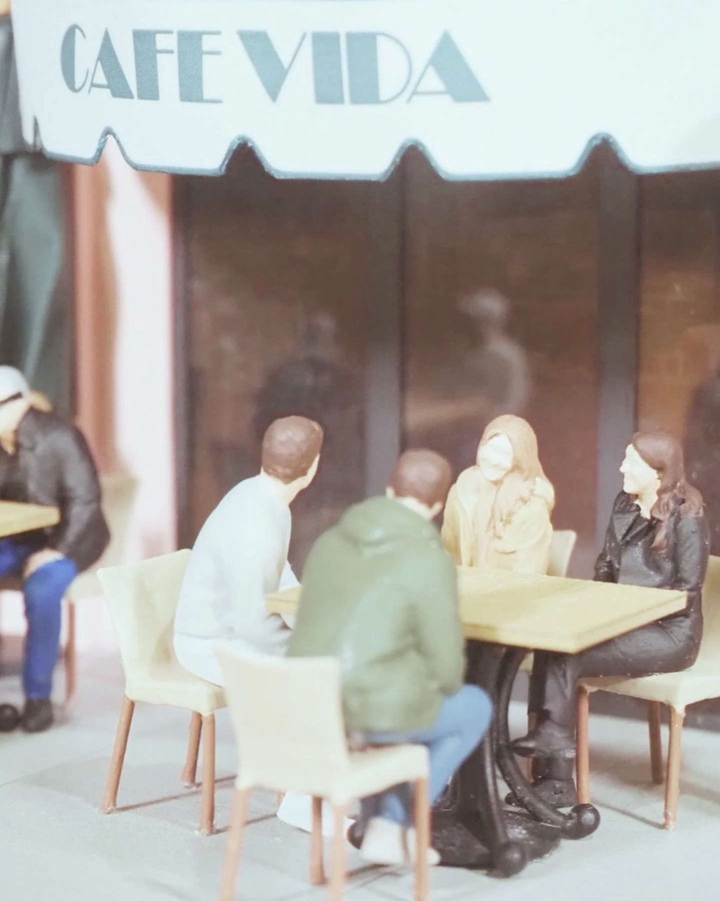 Caf&eacute; Vida was where so much everyday life happened &mdash; breakfasts after workouts, lunches with friends, coffee meetings, and school drop-offs. It became part of the rhythm of the neighborhood.

Exhibition schedule: 5/31&ndash;6/20 daily fr