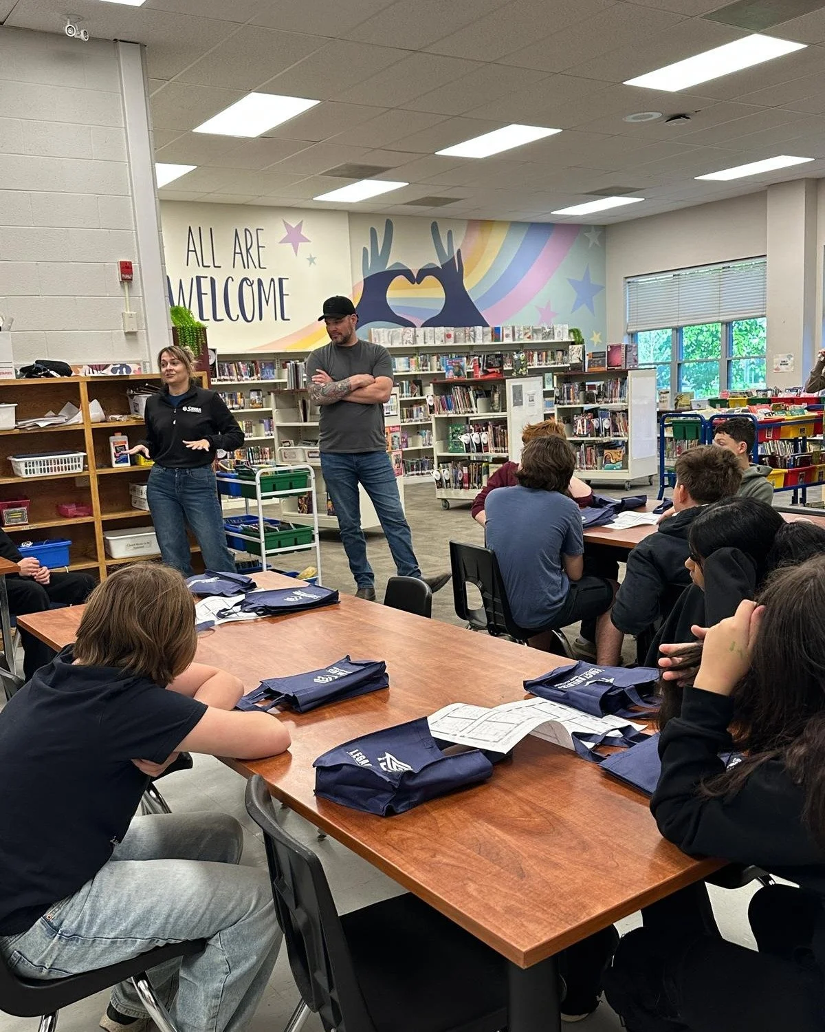 We closed out our FINAL Legacy Builders session of the year today with our FIRST EVER session in Woodstock!!

Huge shoutout to Angela from Sierra and Tom from JAAR for volunteering alongside Christina and helping make the session such a fun one for t