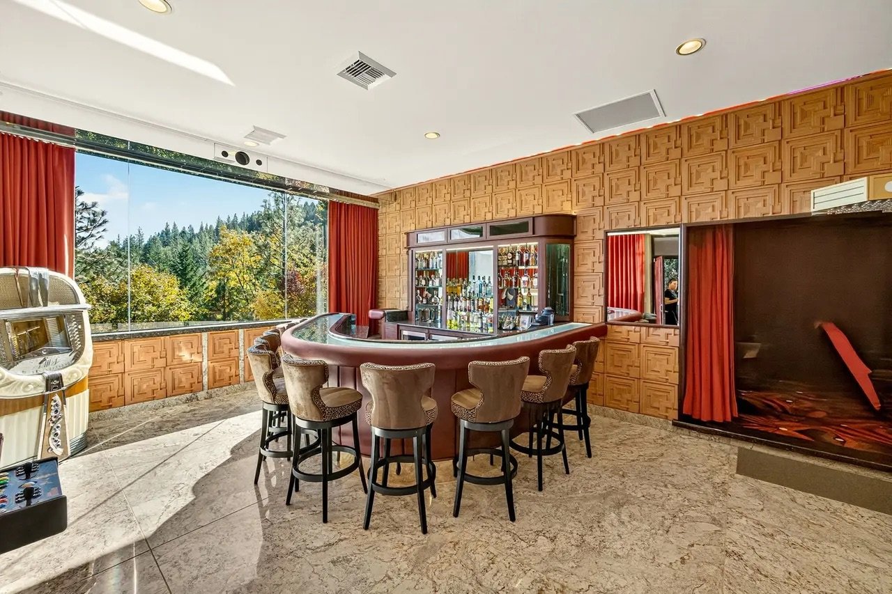 Bird Estate Lounge 2.jpeg